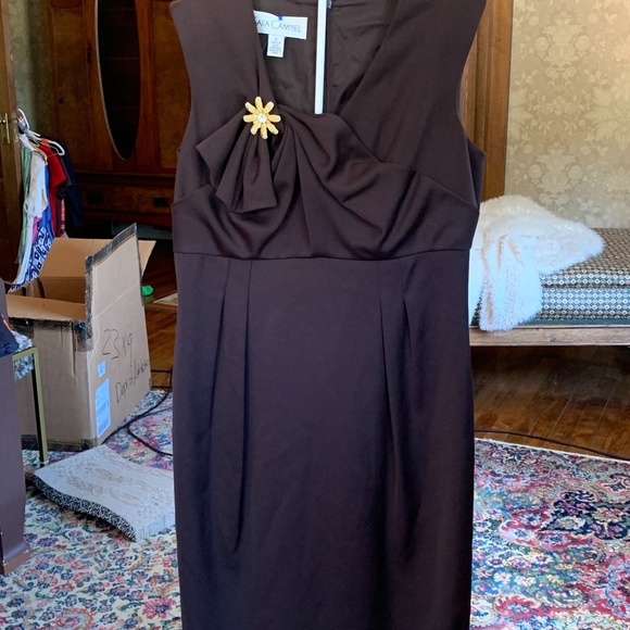 Sara Campbell wool blend dress with brooch. Worn once to a party. Retsil 195 - Picture 1 of 4